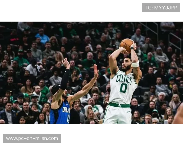 布朗34+8+7难挽败局，怀特高效输出：绿军失利背后的亮点